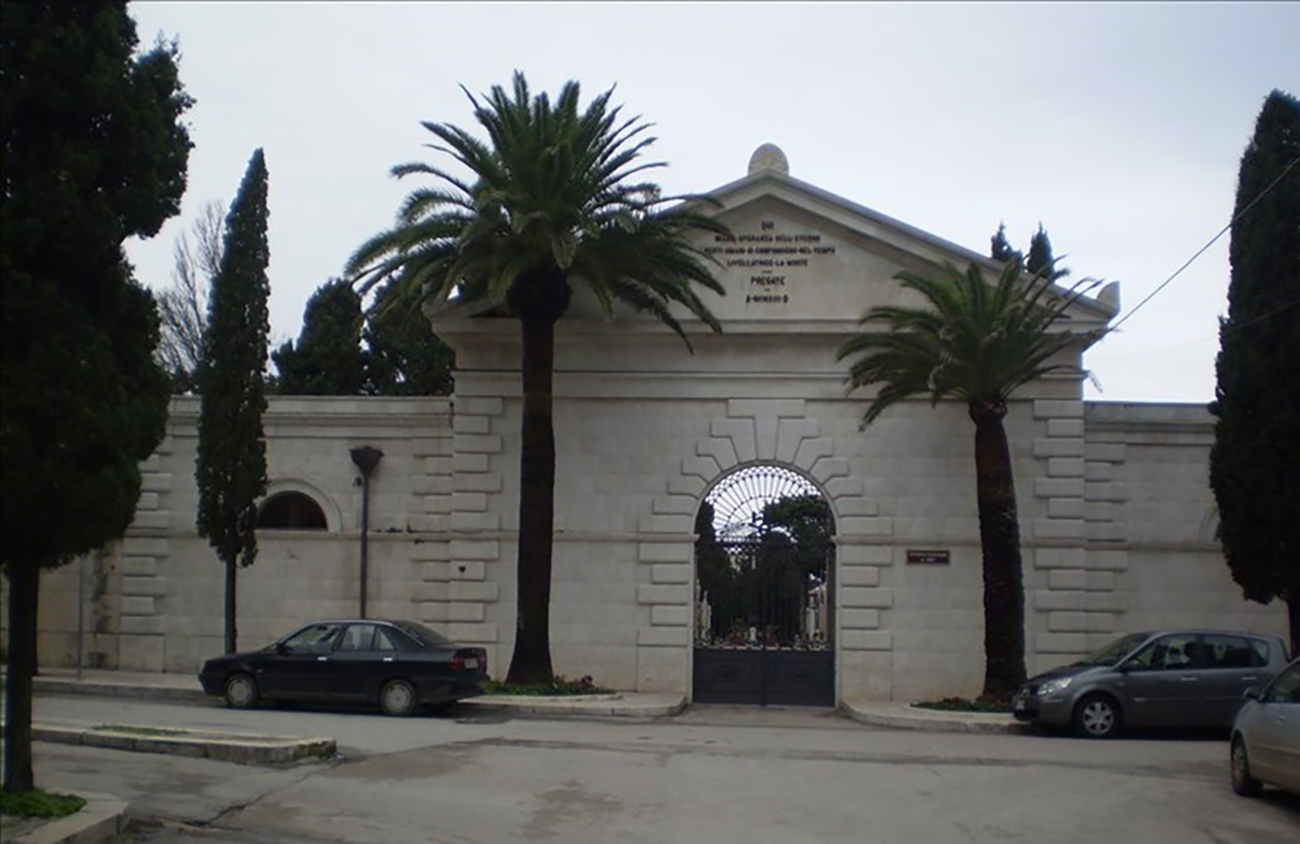 Commemorazione dei defunti, orari di apertura del cimitero
