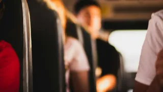 Trasporto pubblico per studenti, dalla Regione risorse per dimezzare il prezzo degli abbonamenti